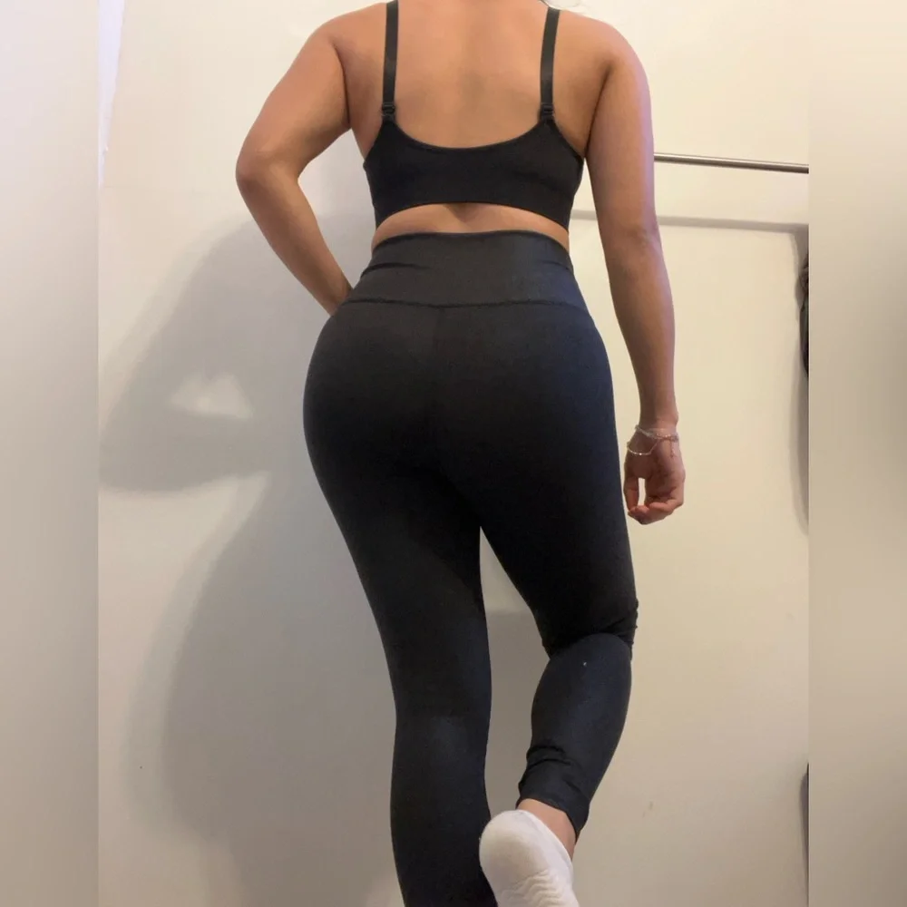 F26 Alo Leggings